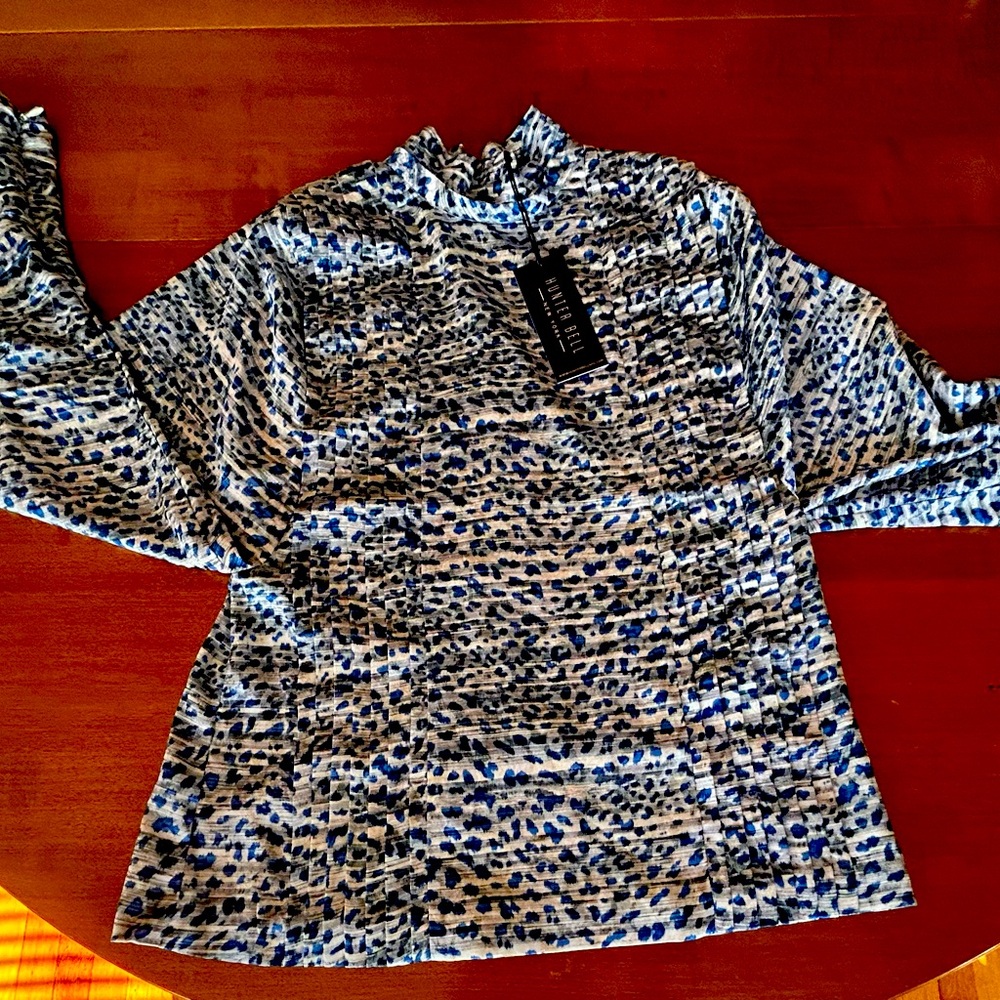 Hinter Bell blouse